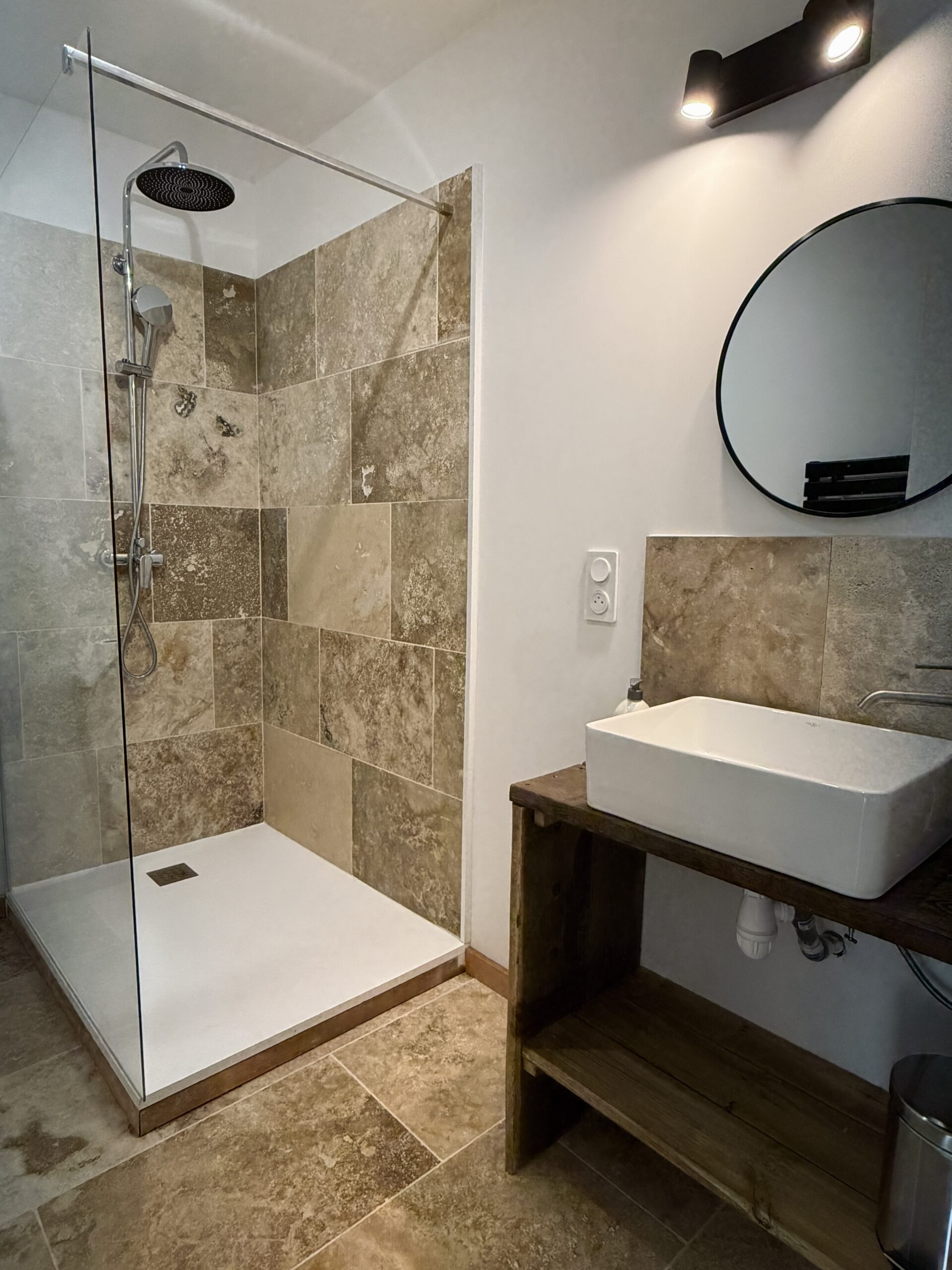 10673557-8732-4F11-AFFD-3F1171DE35AB_1_201_a