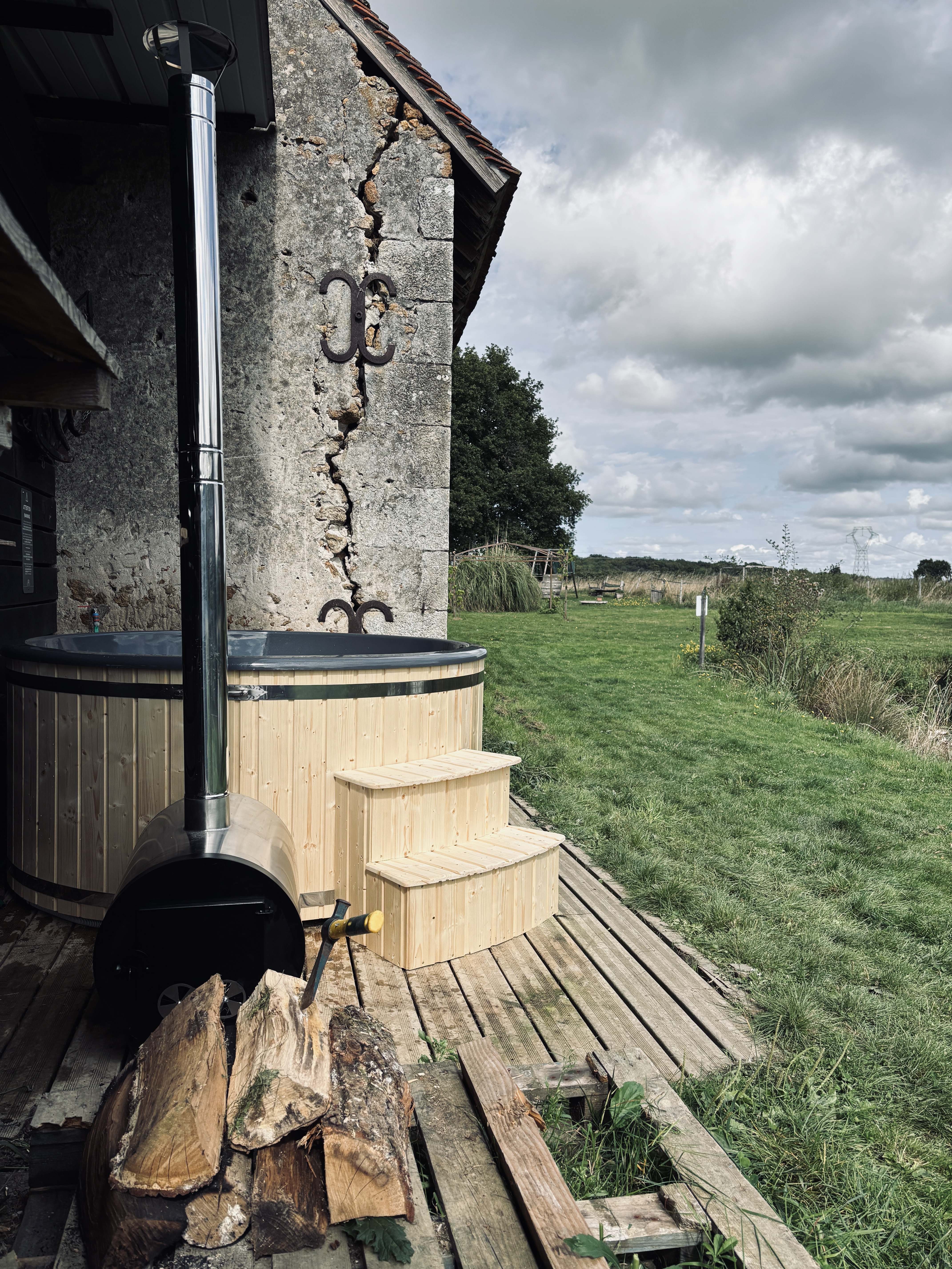 2D284F32-83A0-42CF-BB22-3088EBBF39F7_1_201_a