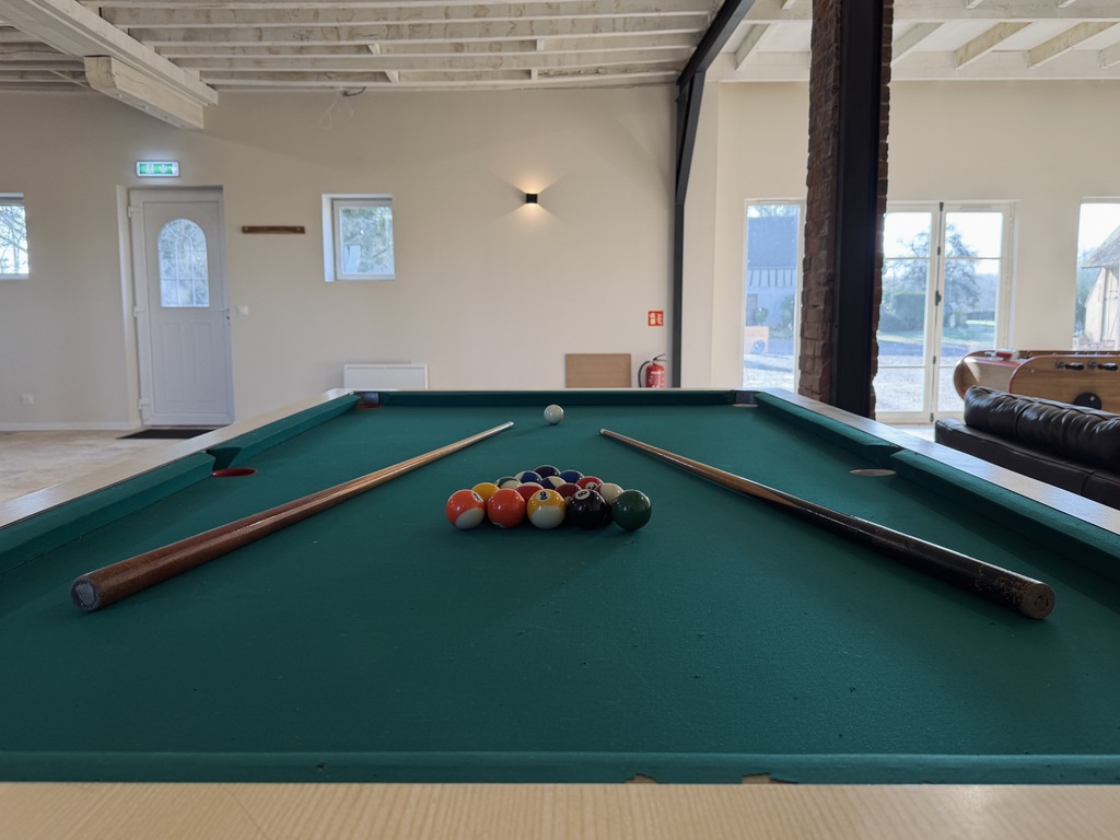 52088353-38AD-4127-A350-F11205257523_1_105_c