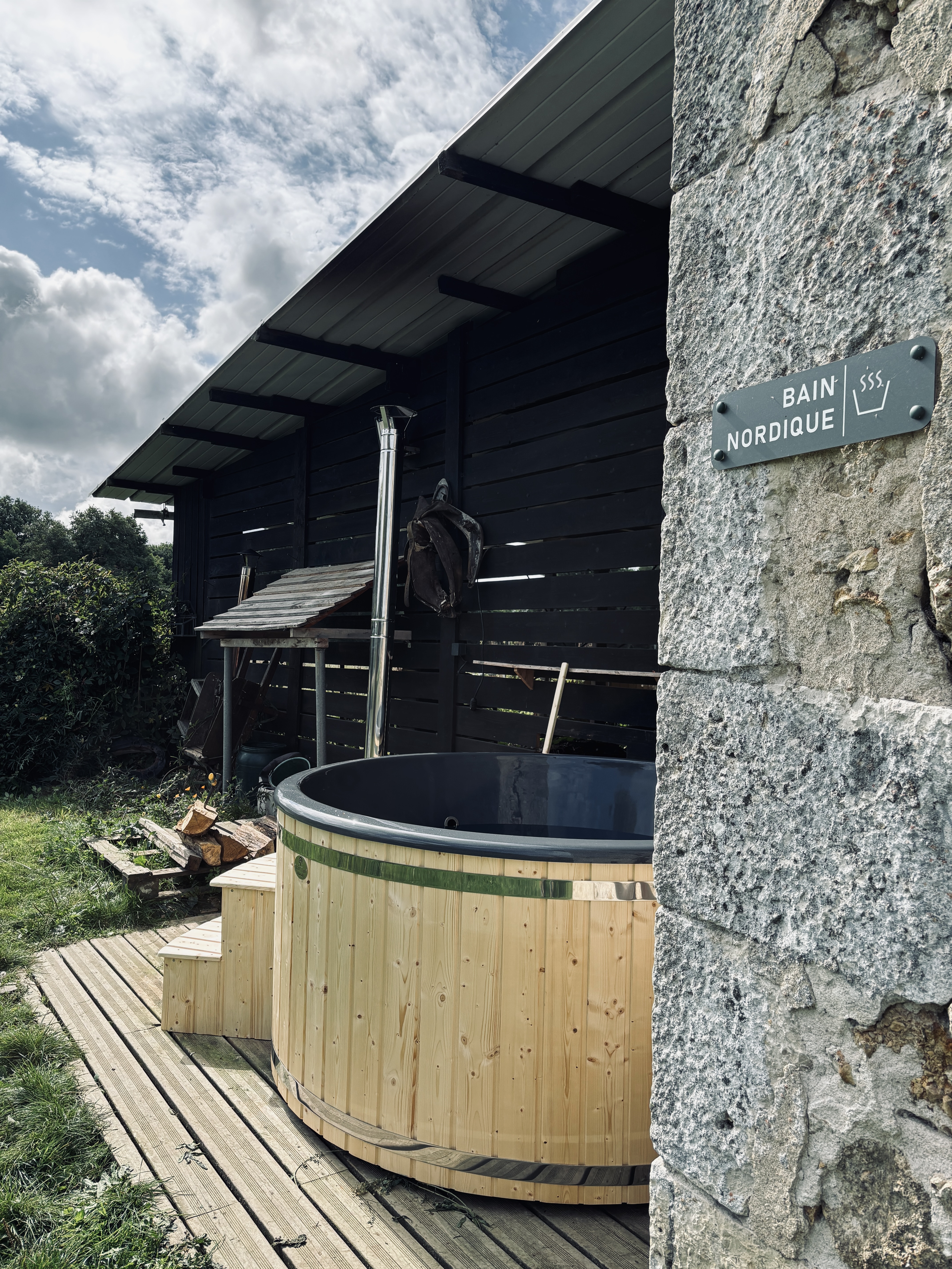 BC5B7BDD-0FE5-4D3D-87A1-45BFE41BA796_1_201_a