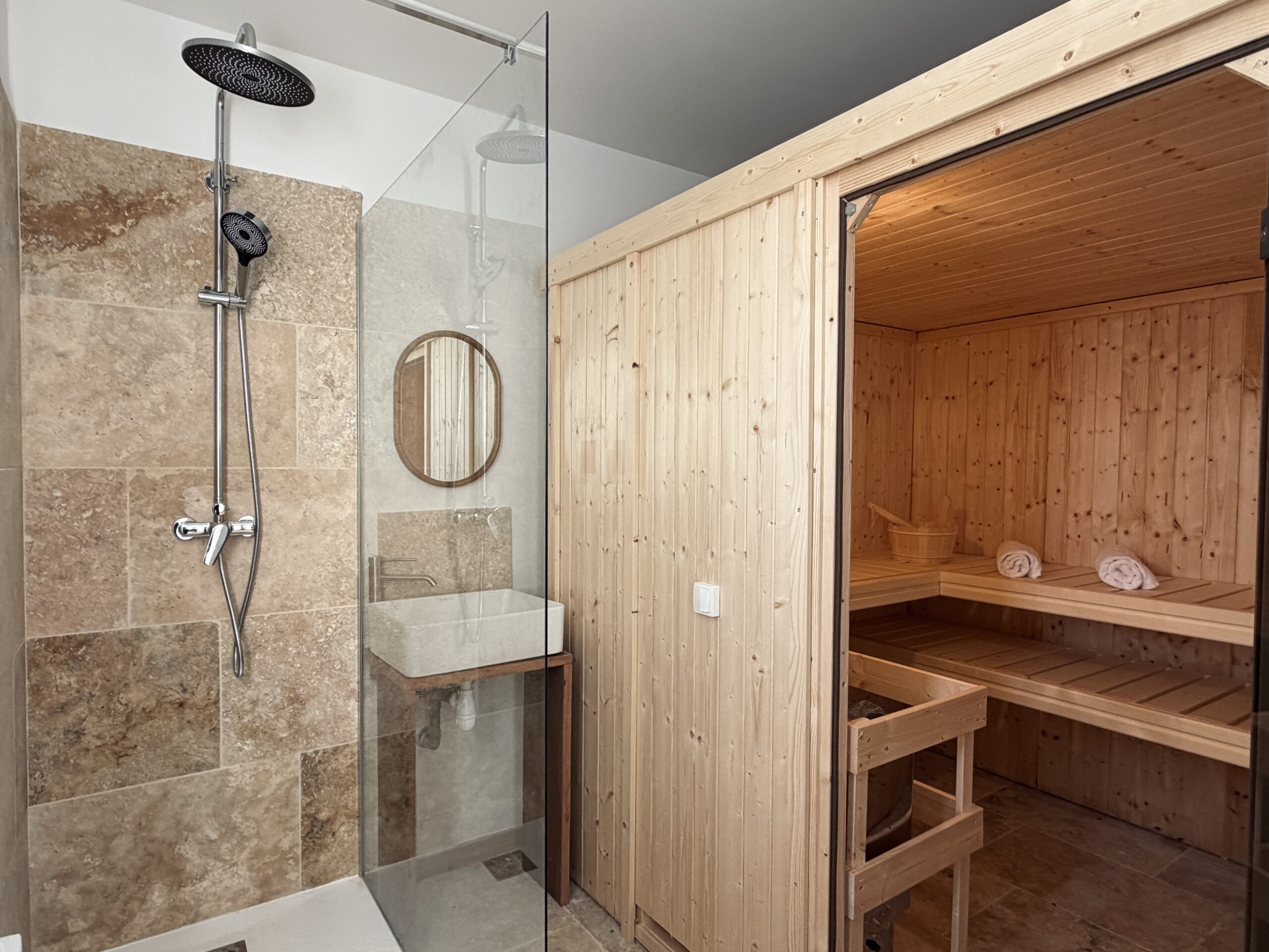 DA7DFA4C-AEE1-42EA-A1F9-5368E451870F_1_201_a